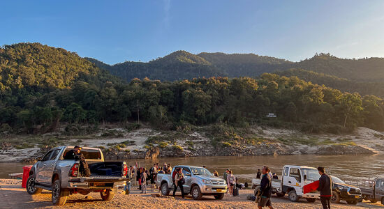Pak Beng Cars and Travelers